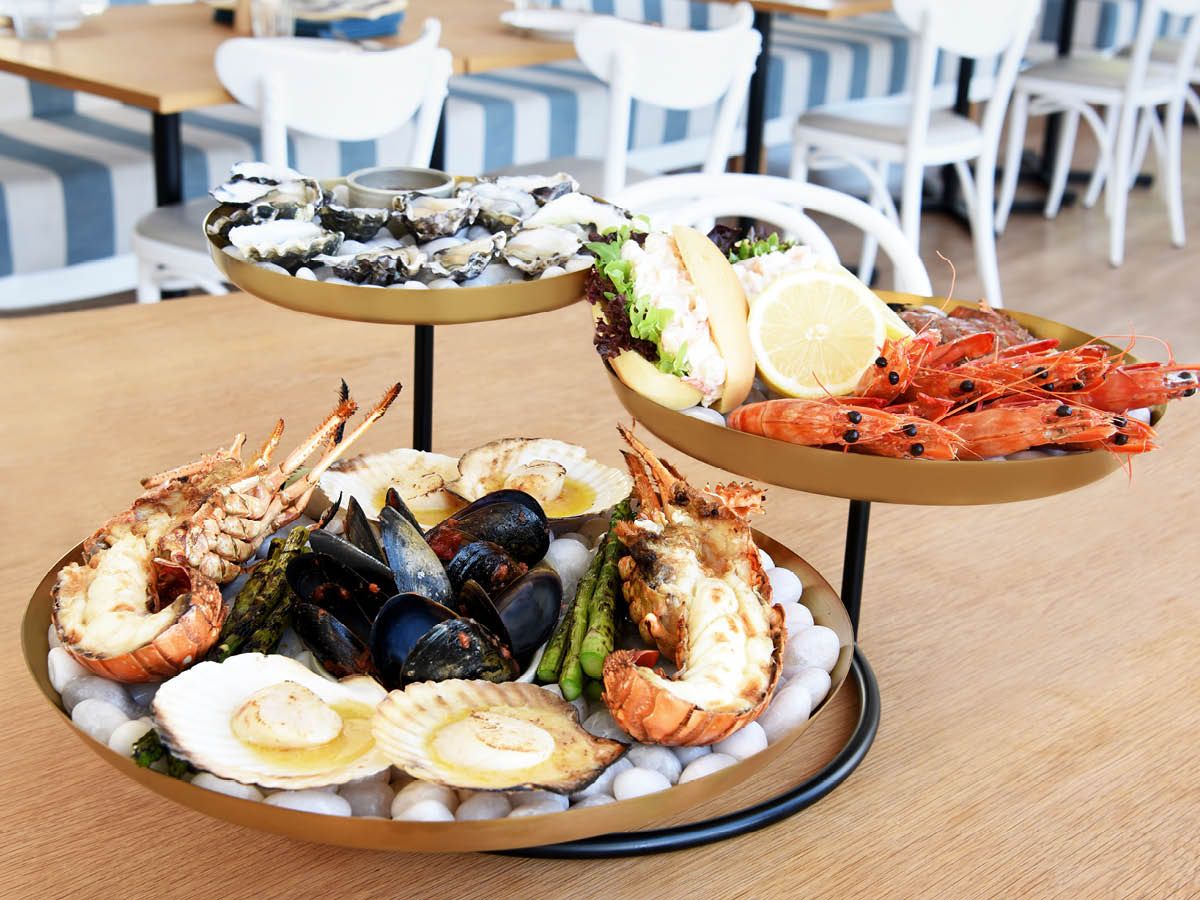 3-Tier Plate Seafood Stand Brass / Iron 600 x 575 x 225mm