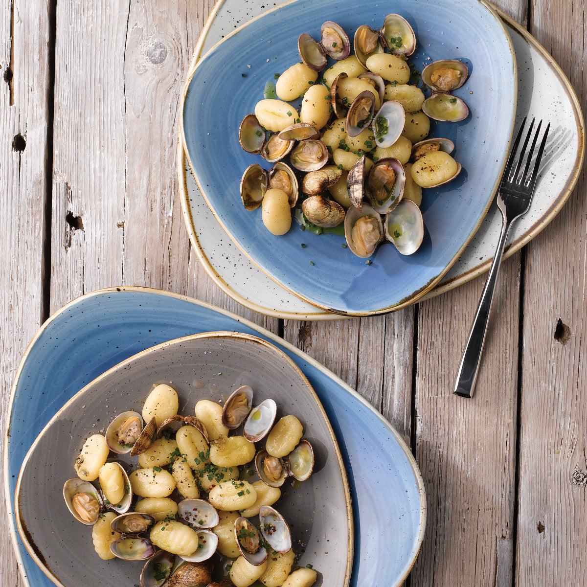 Triangular Bowl - 600ml, Cornflower Blue, Stonecast: Pack of 12