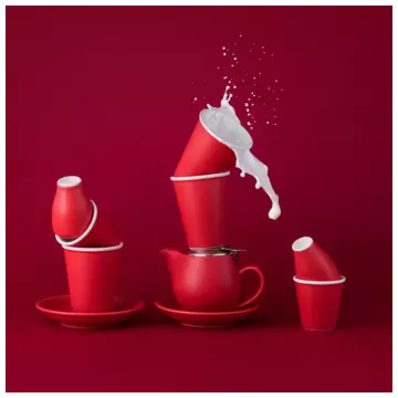 Bevande Rosso drinkware on red background