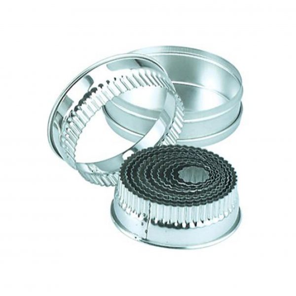 Round Small Crinkled Cutter Set (11Pce) - 25-95mm from Chef Inox. made out of Tin Plated and sold in boxes of 1. Hospitality quality at wholesale price with The Flying Fork! 