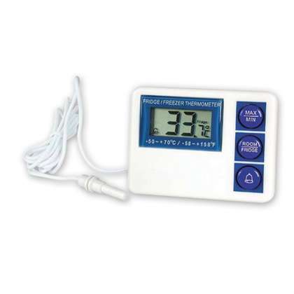 Digital Fridge-Freezer Thermometer from CaterChef. Sold in boxes of 1. Hospitality quality at wholesale price with The Flying Fork! 